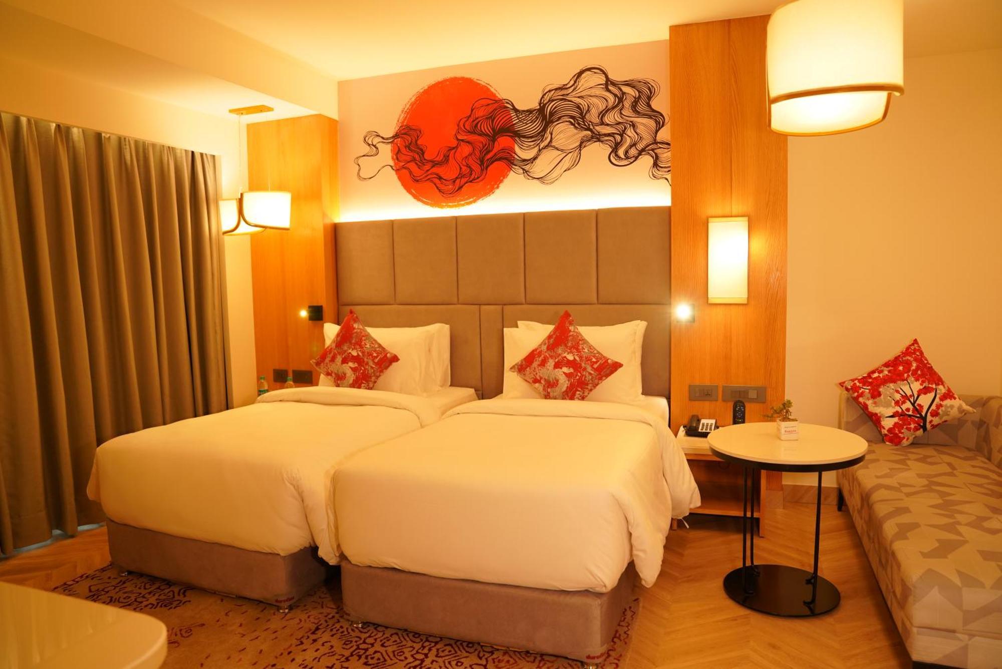 Ramada By Wyndham Gorakhpur Gorakhnath Mandir Road Hotel Buitenkant foto